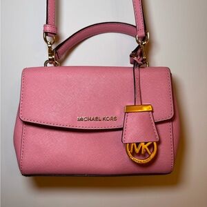 Michael Kors Ava Extra-Small Crossbody – Style 32F5GAVC1L